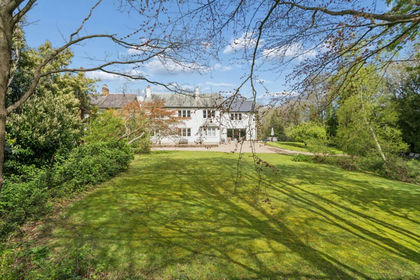 1 acre of House with Land for sale in Gerrards Cross