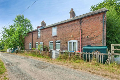 Barn Conversion for sale in Norley