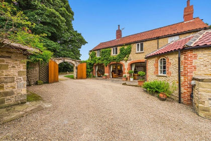 Barn Conversion for sale in Snainton