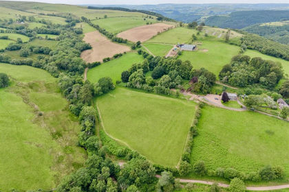 8.5 acres of Farm for sale in Llywel