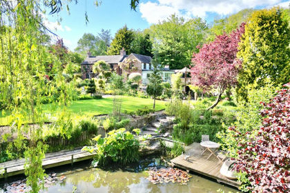 1.3 acres of Cottage for sale in Hinstock