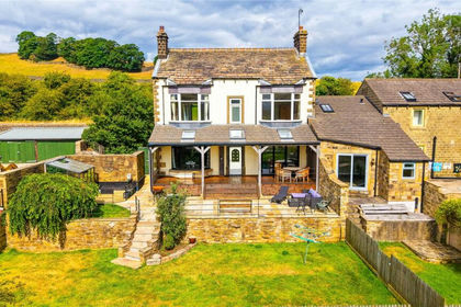 4.5 acres of House with Land for sale in Bradleys Both