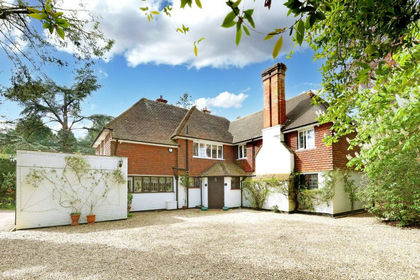 8 acres of House with Land for sale in Farnham Royal