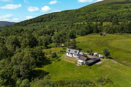 4 acres of House with Land for sale in Stirling and Strathallan