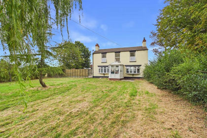 10.5 acres of House with Land for sale in Fotherby