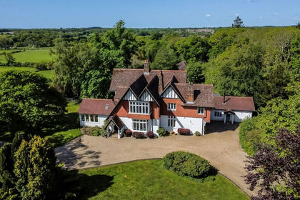 4 acres of Country Home for sale in Beaulieu