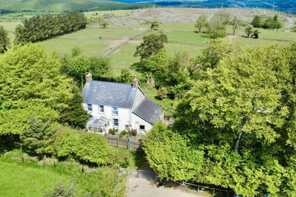 Land for sale in Lledrod