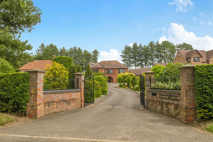 1.3 acres of House with Land for sale in Leziate