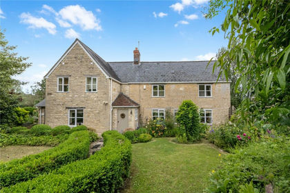 1.5 acres of Cottage for sale in Stour Provost
