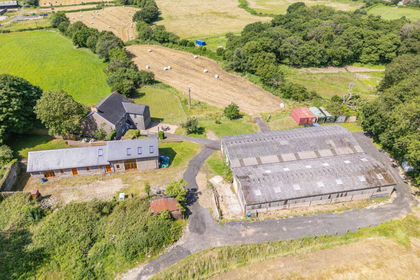 32.1 acres of Smallholding for sale in Maesycwmmer