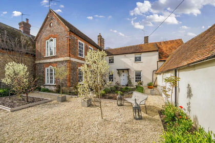 Land for sale in Warborough