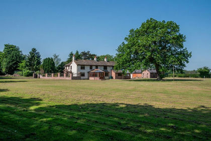 8 acres of Country Estate for sale in Allostock