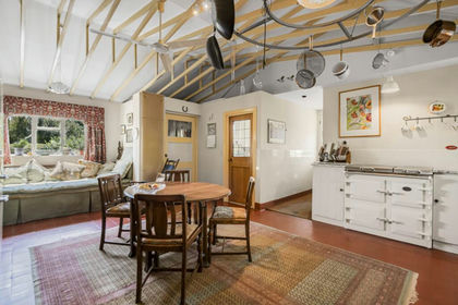 1 acre of House with Land for sale in Mapledurham