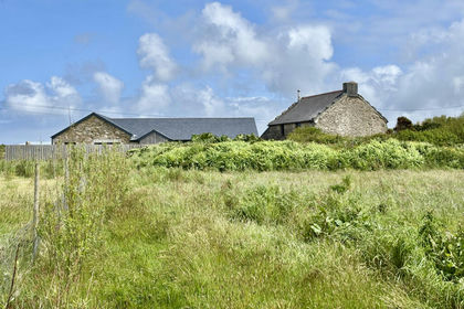 1.5 acres of Farmhouse for sale in Towednack