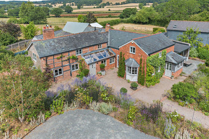 1 acre of House with Land for sale in Stoke Lacy