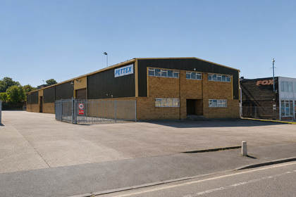 Warehouse for sale in Ilford North
