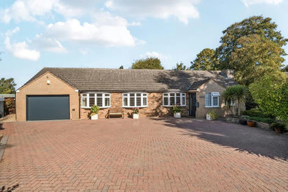 4 acres of Smallholding for sale in Bottesford