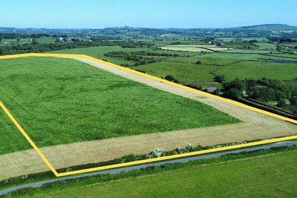25.5 acres of Agricultural Land for sale in Llansantffraed
