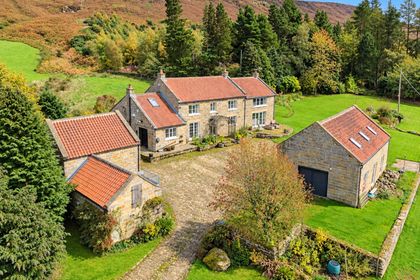 1.3 acres of House with Land for sale in Bilsdale Midcable