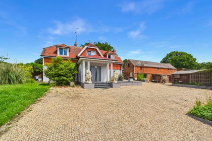 2.9 acres of House with Land for sale in Bexhill-on-Sea