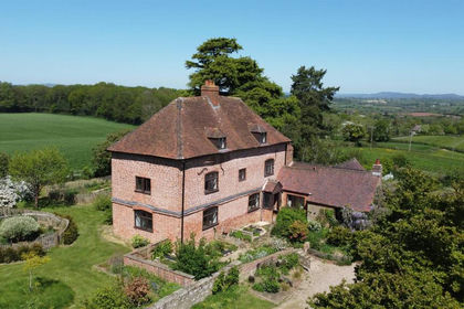 2 acres of Farmhouse for sale in Newent