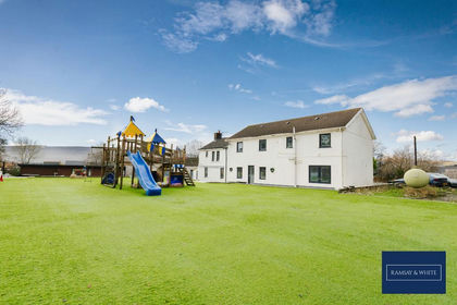 1 acre of House with Land for sale in Town