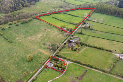 10.5 acres of Farmhouse for sale in Bakewell