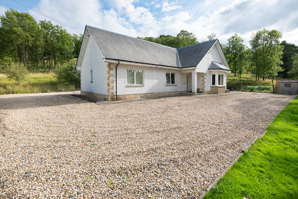 3.2 acres of House with Land for sale in Dumfriesshire, Clydesdale and Tweeddale