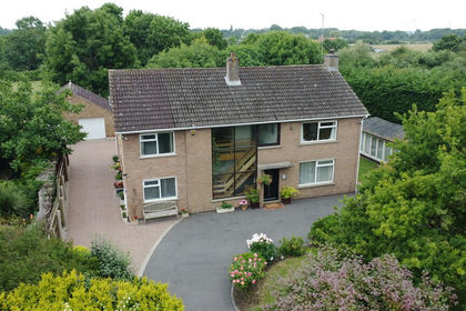 1.3 acres of House with Land for sale in March