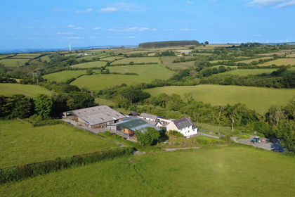 173 acres of Farm for sale in Llandysul