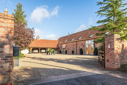 Barn Conversion for sale in Gayton