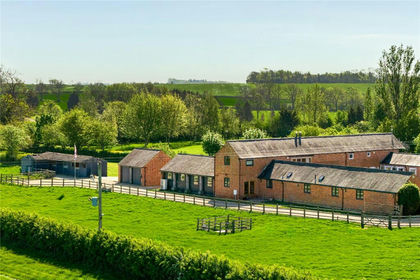 2.4 acres of Barn Conversion for sale in Kimcote and Walton