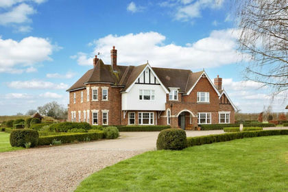 40 acres of Land for sale in Flaunden