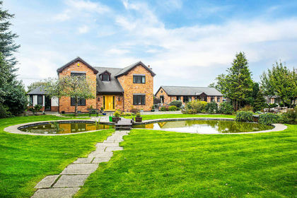 7.8 acres of House with Land for sale in Stapeley and District