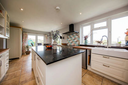 3 acres of House with Land for sale in Rotherfield