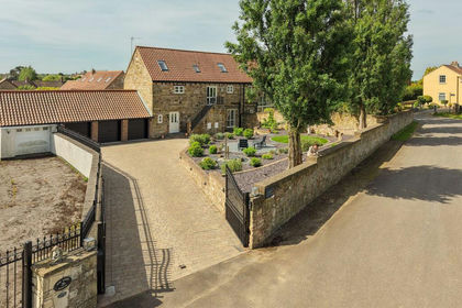 Barn Conversion for sale in Harthill with Woodall