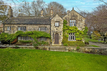 8.4 acres of House with Land for sale in Spen Valley