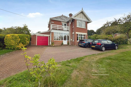 3.3 acres of House with Land for sale in Newport and Carisbrooke