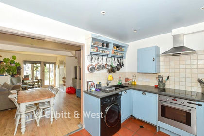 Barn Conversion for sale in Alfold
