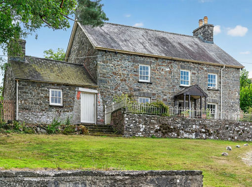 4.6 acres of Farmhouse for sale in Pencader