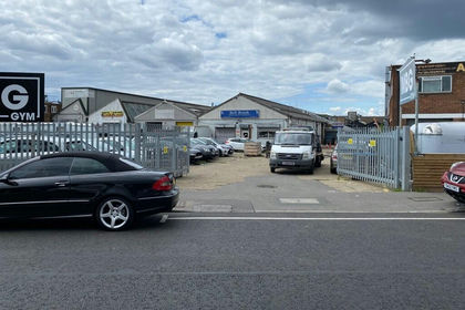 Warehouse for sale in Enfield North