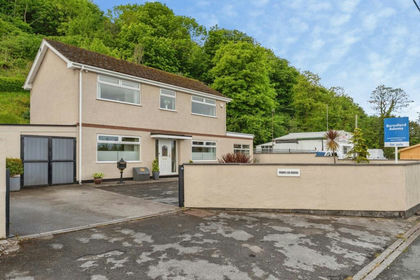1.3 acres of House with Land for sale in Llanasa