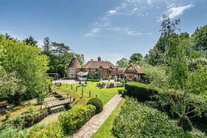 2.9 acres of House with Land for sale in Crowhurst
