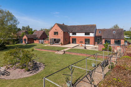 1.1 acres of House with Land for sale in Pershore