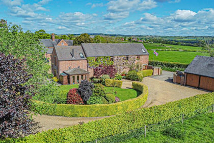 Barn Conversion for sale in Leigh