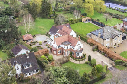 1.5 acres of House with Land for sale in Harrogate