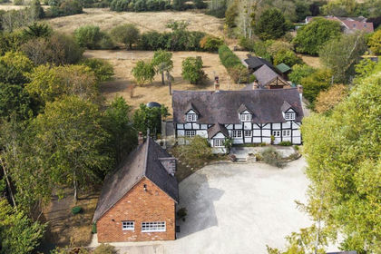 6 acres of House with Land for sale in Naunton Beauchamp