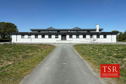 Warehouse for sale in Bausley with Criggion