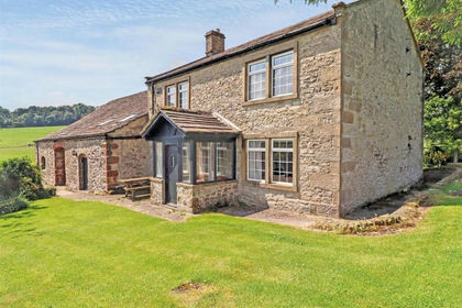 6 acres of Farmhouse for sale in Bank Newton