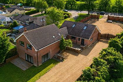 1 acre of House with Land for sale in Coatham Mundeville